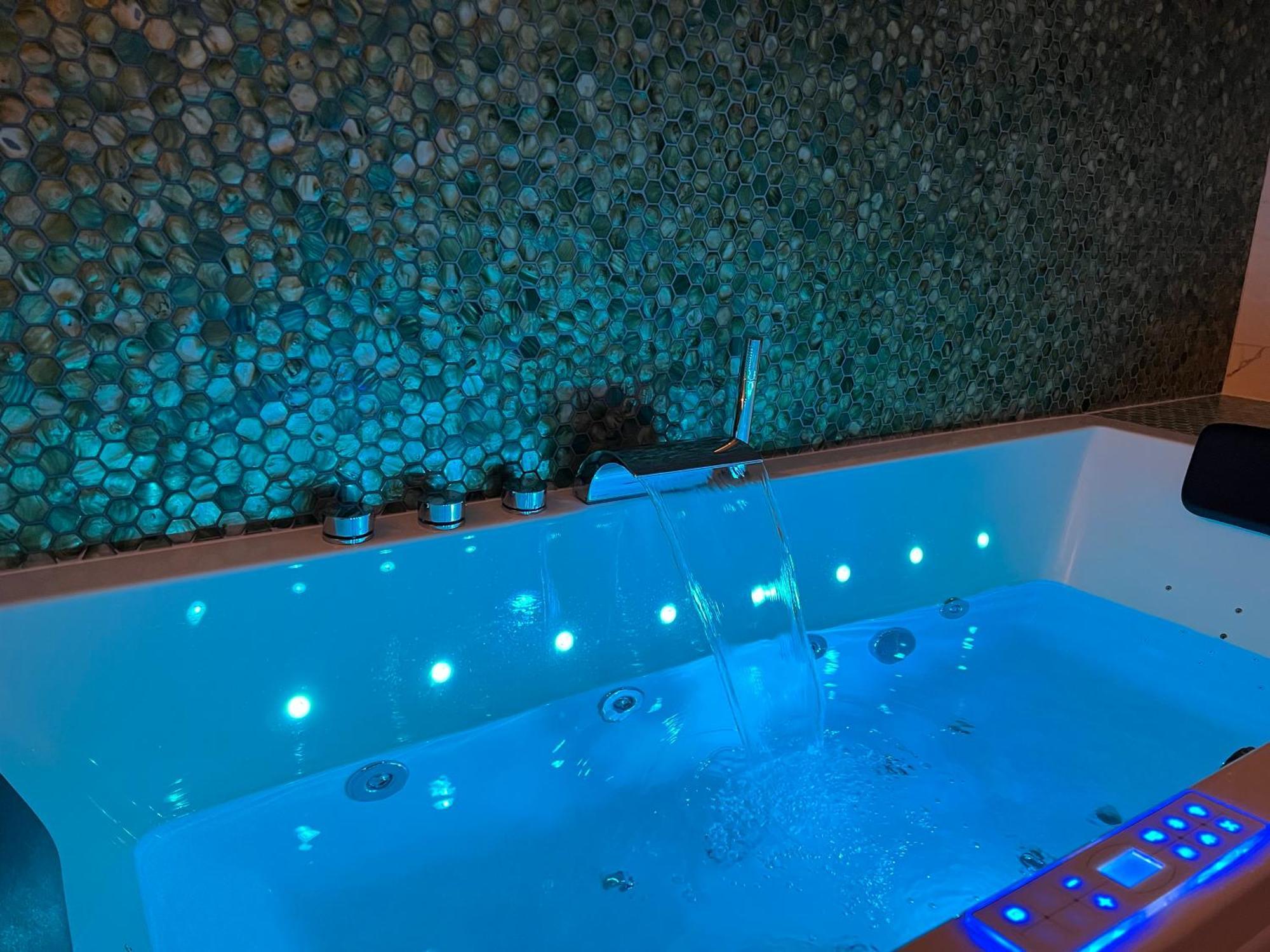 Lyon Premium - Luxezen Spa Villeurbanne Extérieur photo