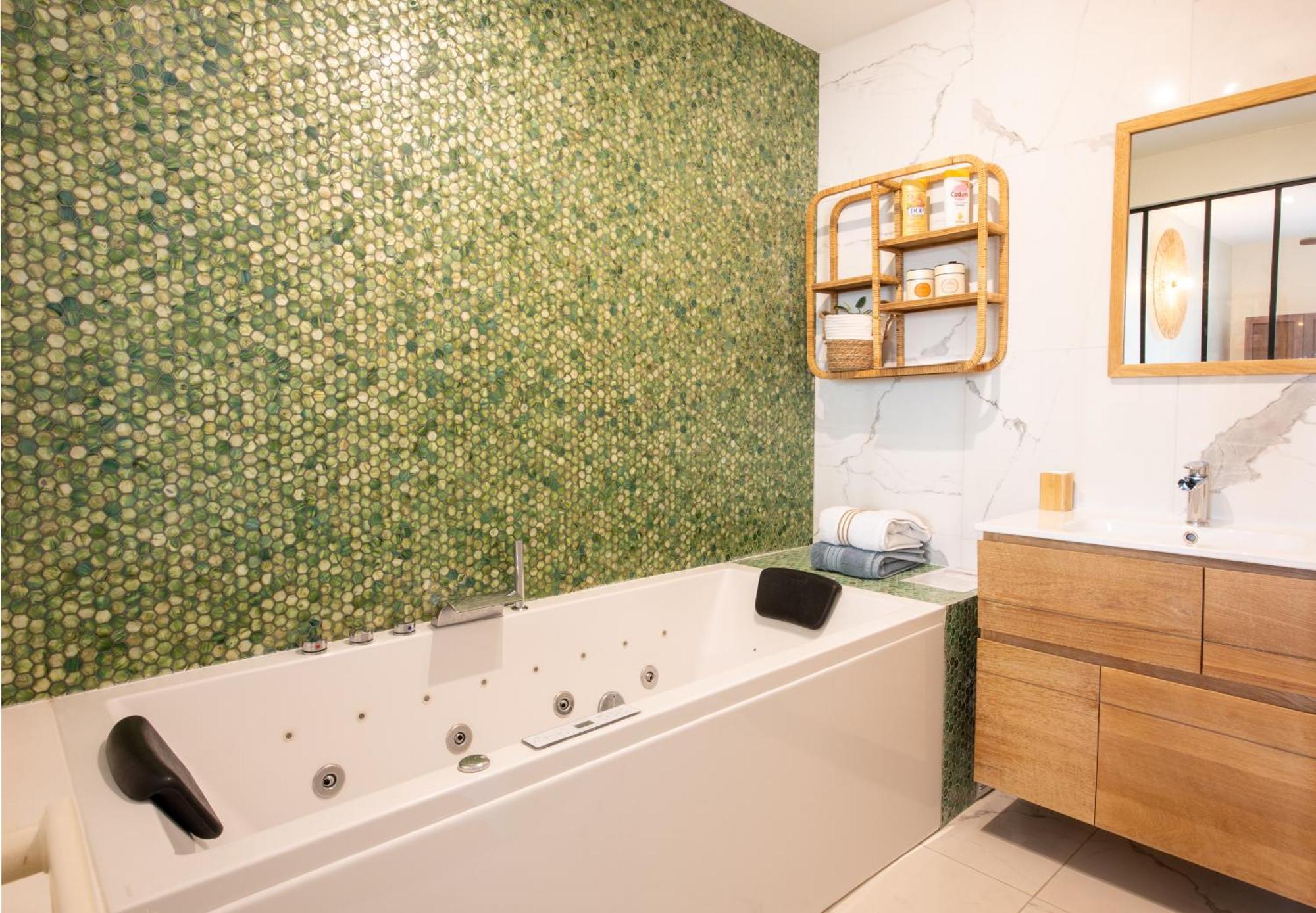 Lyon Premium - Luxezen Spa Villeurbanne Extérieur photo